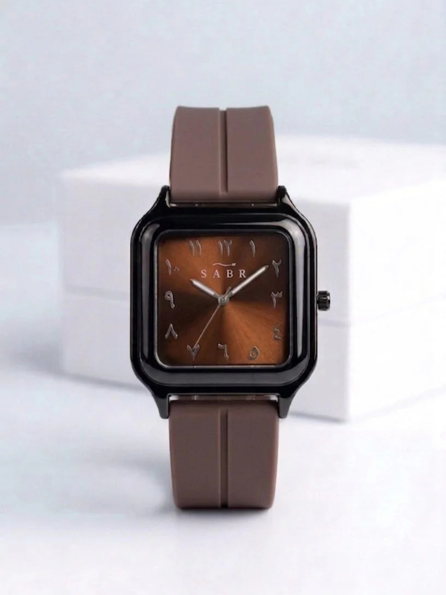 SABR Stealth Square Watch with Eastern Arabic Numerals – Magnetic Strap & Sunray Dial