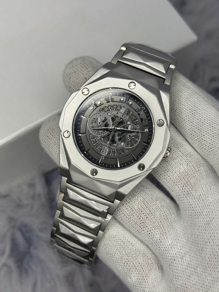 Hublot diamond cut black dial Watch
